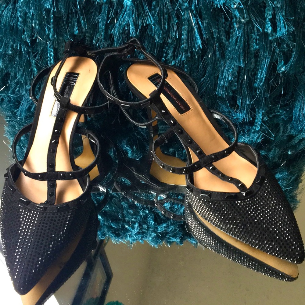 Black short heel